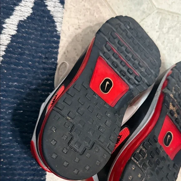 Nike Air Max Men's White and Red Athletic Shoes - Picture 6 of 12